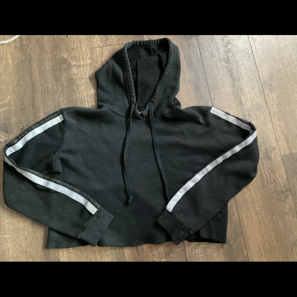 Cropped Black Striped Sweatshirt